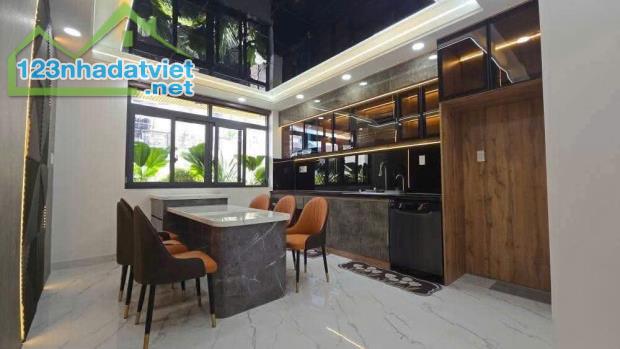 BÁN NHÀ TX33 QUẬN 12-  68M2❌ 5 Tầng - Full NT- 4PN-5WC - 6,2 Tỷ Bớt Lộc - 4