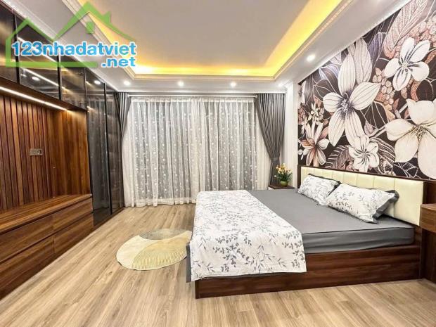 YÊN HOÀ -  CẦU GIẤY - NHÀ ĐẸP, MỘT BƯỚC RA PHỐ - 30M ,5TẦNG - NỘI THẤT SANG XỊN . GIÁ - 1