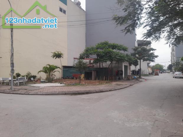 ĐẤT ĐẤU GIÁ ĐỒNG MAI LÔ GÓC ĐƯỜNG 2ÔTÔ TRÁNH - 2