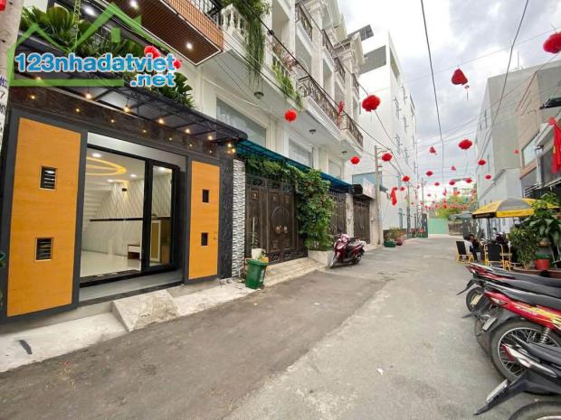 GẤP BÁN NHÀ MỚI  DTSD: gần  340M2 sàn - 4PN-5WC – ĐẦY ĐỦ nội thất - 6,2 Tỷ -