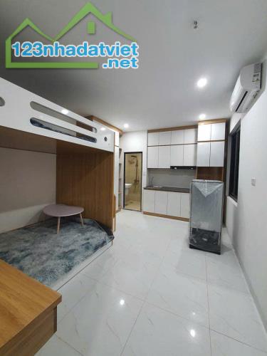 GÀ ĐẺ TRỨNG TRUNG TÂM QUẬN CẦU GIẤY 
     DT 61M, 6T. GIÁ 16.5 TỶ ( có TL)