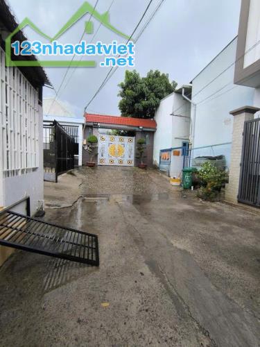 Nhà bán Bưng Ông Thoàn, Phú Hữu. Giá chỉ 6.6 tỷ cho 166.9 m2 - 4