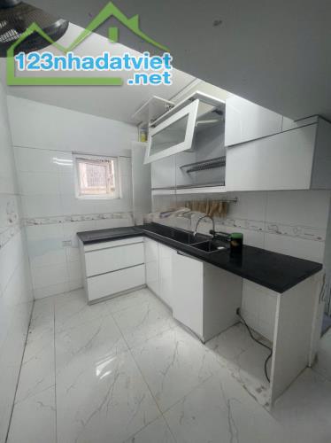 Cho thuê căn hộ Tập thể tầng 3 Phố Kim Liên, 73m2, 2 ngủ, ở hộ GĐ, 10 Triệu