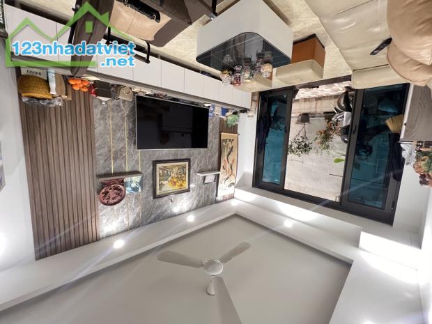 Tây Hồ- Ô tô- Ngõ thông- 5 tầng mới- 35m sổ vuông- 7 tỷ - 2