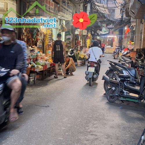 7,8 tỷ nhà mặt chợ kinh doanh ngõ thông ô tô ngã tư Khuất Duy Tiến  Q thanh xuân - 1