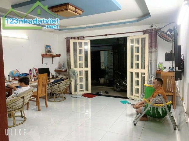 Nhà 1 Trệt 1 Lầu đúc BTCT - gần đường TL14 - ngang 4.6 -phường THẠNH LỘC Q.12 - chỉ 3t.ỷ - 2