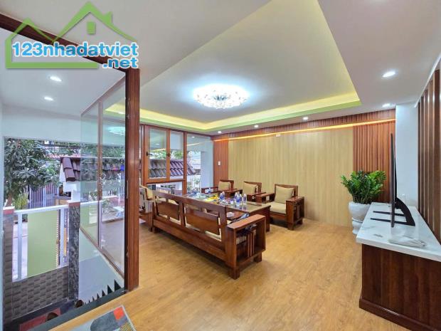 SIÊU PHẨM 4 TẦNG FULL NỘI THẤT, GẦN BIỂN, MẶT TIỀN TRẦN QUÝ KHOÁCH, LIÊN CHIỂU - CHỈ 7.2 Ỷ - 3
