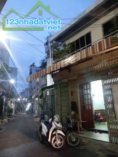 Bán nhà hẻm xe hơi p10 Tân Bình dt 150m2 chỉ 13 tỷ hơn