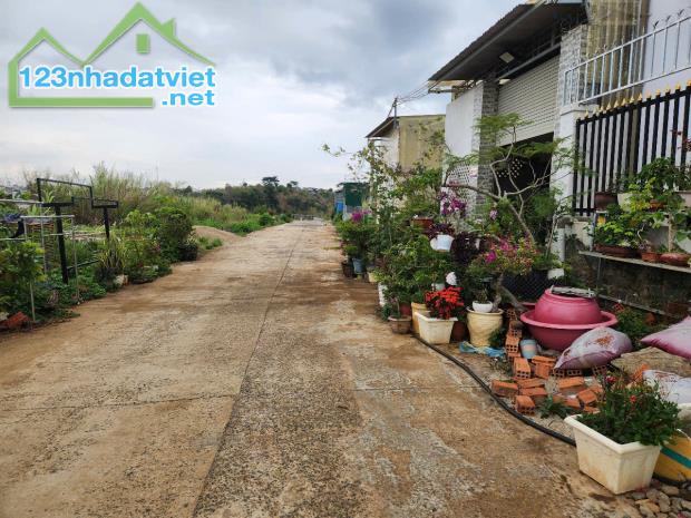 CẦN BÁN LÔ ĐẤT THỊ TRẤN LIÊN NGHĨA ĐỨC TRỌNG LÂM ĐỒNG giá chỉ 1.2 tỷ - 3