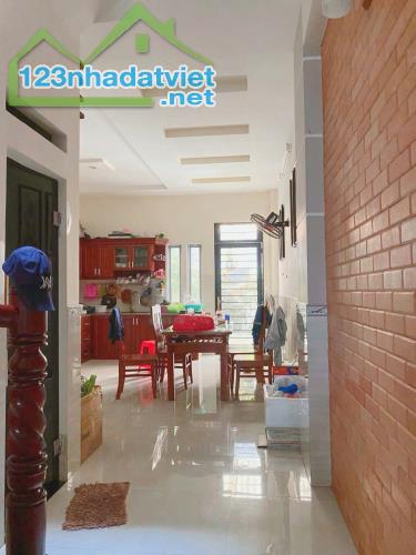 Bán Nhà Mặt Tiền Gần Nhà Thờ Tân Hương – 2 Tầng Đẹp Lung Linh – Sổ Riêng, Giá Mềm! - 1