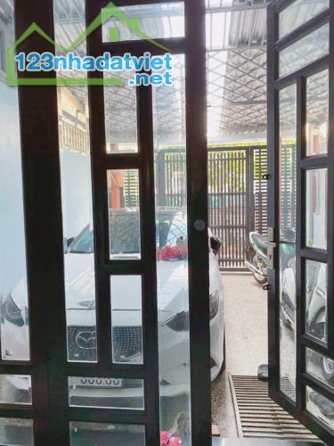 Bán Nhà Mặt Tiền Gần Nhà Thờ Tân Hương – 2 Tầng Đẹp Lung Linh – Sổ Riêng, Giá Mềm! - 2