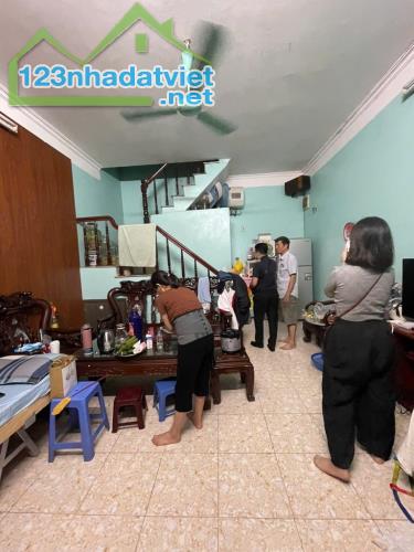 B.án nh.à phố ##Trương_Định_hai_bà_trưng# , sát mặt phố, 3 tầng*- *Diện tích:* 45m2- *Mặt