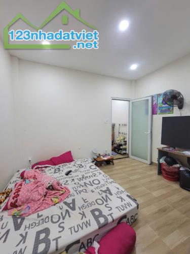 Bán nhà 2 tầng 5x22m ngang giá đất, HXH 8m Hà Huy Giáp gần Ngã 4 Ga chỉ hơn 5Tỷ - 1