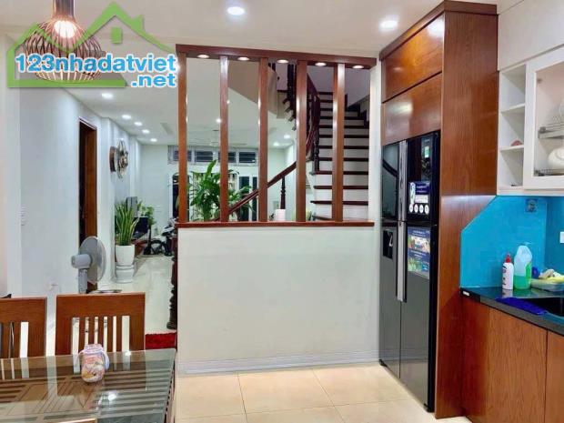 Bán nhà Đình Thôn 60m2 - gần phố - sát ô tô - khu Vip ít nhà bán - 12.5 tỷ - 2