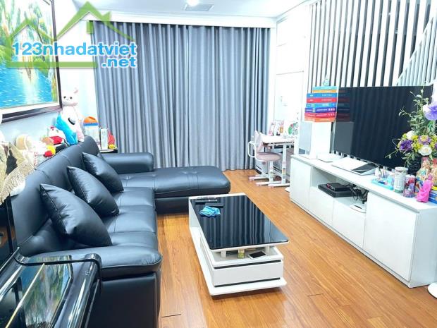 BÁN NHÀ PHỐ PHÙNG CHÍ KIÊN, CẦU GIẤY. DT 60M2, XÂY 6 TẦNG, OTO ĐỖ CỬA. GIÁ CHỦ CHÀO 22 TỶ