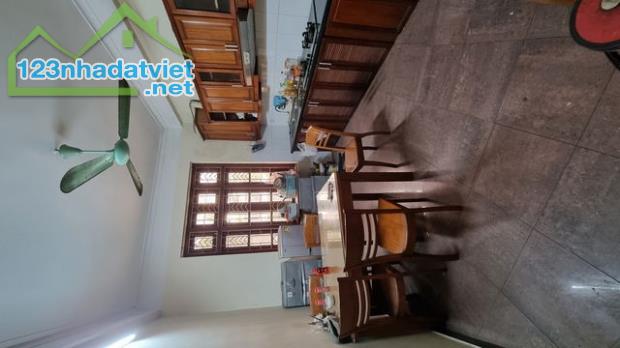 BÁN NHÀ MẶT PHỐ DOÃN KẾ THIỆN – CẦU GIẤY, HÀ NỘI
Giá: 25.5 tỷ  Diện tích: 52m²  5 tầng
