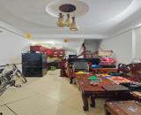 Bán nhà Nam dư vị trí: Đẹp, ngõ thông, 40m ra ô tô tránh, khu vực tiện ích đầy đủ, trường