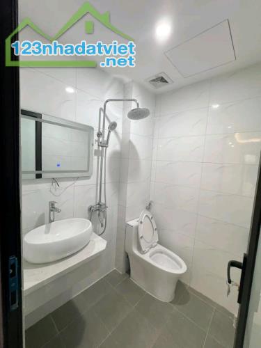 BĐS Ngon Cầu Giấy: 6 Tầng Thang Máy, Ô Tô Quay Đầu, Sát Phố! 38m2 Chỉ 8,9x Đồng Bé - 5