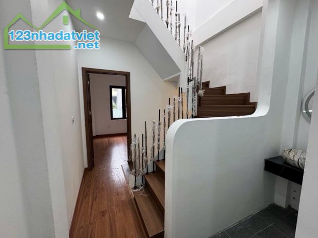 Bán Nhà Đẹp Láng Hạ - Ngõ Rộng Ba Gác, Gần Phố, Ở Ngay!