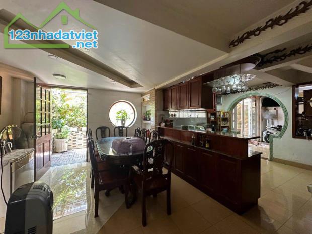 TT Q7- HUỲNH TẤN PHÁT- BIỆT THỰ GÓC 2 MẶT TIỀN -DT SỬ DỤNG 300m2 CHỈ 14 TỶ LH: 0849131413 - 2