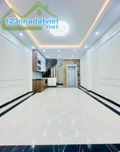 CẦU GIẤY-  LÔ GÓC - 6 TẦNG THANG MÁY - NGÕ THÔNG 2 ÔTÔ TRÁNH - C.H.Ỉ 10T.Ỷ - 1
