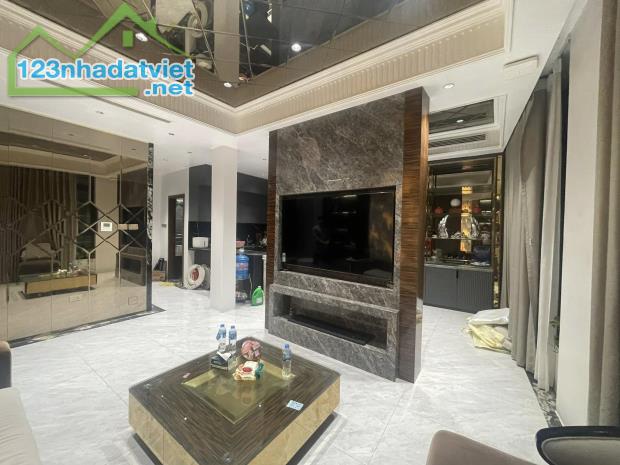 MẶT PHỐ YÊN HOA THANG MÁY - KINH DOANH DT 50m2 7 tầng MT 7m Giá 27 tỷ