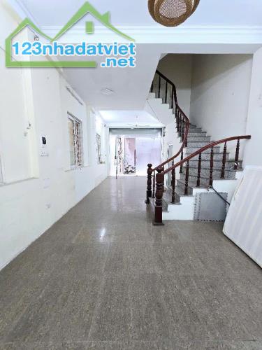 Bán nhà Phú Mỹ 6 tầng 9 phòng chỉ hơn 6 tỷ dòng tiền ổn định - 1