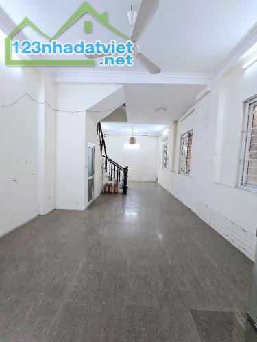 Bán nhà Phú Mỹ 6 tầng 9 phòng chỉ hơn 6 tỷ dòng tiền ổn định - 2