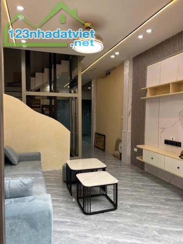 BÁN NHÀ NGỌC THỤY - LONG BIÊN - 4 TẦNG - 45M² - MT 4M - CÓ THANG MÁY - GIÁ 8.5 TỶ