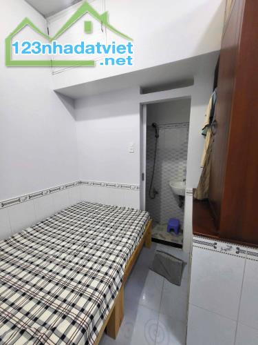 Bán Nhà Mới 3 Tầng Full Nội Thất, Hẻm 4.5m, Gần Kha Vạn Cân - Giá Chỉ 2.6 Tỷ (Linh Đông)