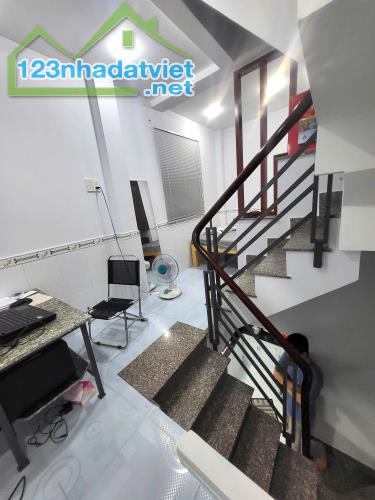 Bán Nhà Mới 3 Tầng Full Nội Thất, Hẻm 4.5m, Gần Kha Vạn Cân - Giá Chỉ 2.6 Tỷ (Linh Đông) - 1
