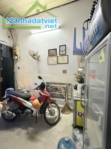 Mặt tiền đường số 18 P.8 GV - Ngang 8m - Ngay mercedes Quang Trung - 2