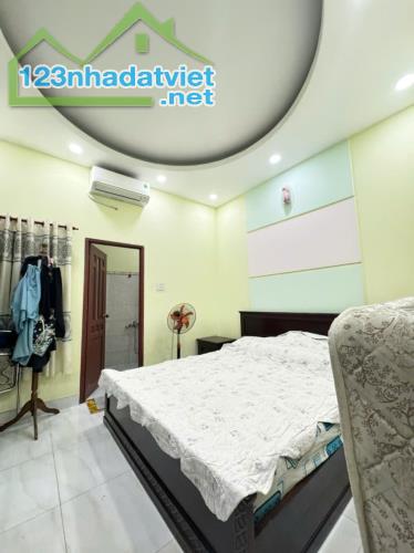 NHÀ ĐẸP 4 TẦNG Đ. HỒ VĂN LONG NGAY GÒ MÂY - HẺM XE TẢI THÔNG - 57M2 (4x14.3). CHỈ HƠN 5 TỶ - 4