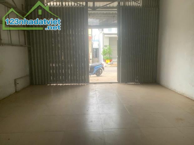 NHÀ CHÍNH CHỦ - GIÁ TỐT - Bán Nhà MẶT TIỀN Đường Chu Văn An, P. Vĩnh Lạc, TP Rạch Giá, - 2