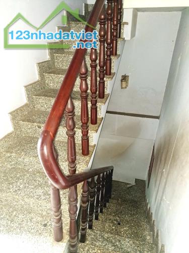 Bán Nhà Bình Tân, Đường Hương Lộ 2, 3Tầng, 4 phòng, hẻm 1/ 3m, thông thoáng chỉ nhỉnh 3 tỷ - 3