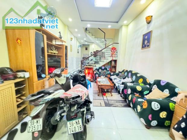 NHÀ ĐẸP 4 TẦNG Đ. HỒ VĂN LONG NGAY GÒ MÂY - HẺM XE TẢI THÔNG - 57M2 (4x14.3). CHỈ HƠN 5 TỶ