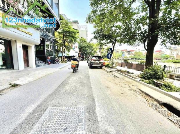 Mảnh Đất Hiếm-View Hồ Ngõ 135 Đội Cấn (Ngọc Hà) 95m/ MT 4.2m 36.8 Tỷ,Ôtô tránh - 2