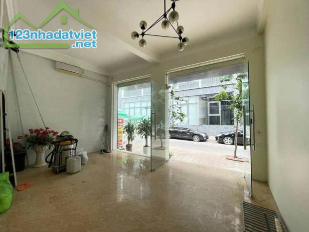 BÁN NHÀ MẶT DÔC TAM ĐA - VỈA HÈ - 1 MẶT NGÕ - 1 MẶT Ô TÔ TRÁNH - KHU VỰC HIẾM NHÀ BÁN - XÂ - 1