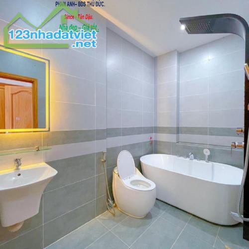 Bán Nhà Phố Lê Văn Thịnh, Q2_ 🔥 Hot Deal _ Hẻm Xe Hơi Sạch Đẹp _ 3 Tầng "Siêu Phẩm" 4 Pn