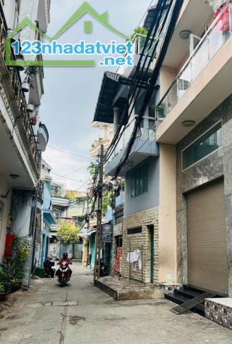 Nhà rộng 3 tầng, cạnh Etown Cộng Hòa, 5.4 tỷ