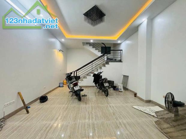 LẠC LONG QUÂN - NHÀ ĐẸP - 2 THOÁNG - NGÕ NÔNG RỘNG - NỘI THẤT SANG XỊN - 50M² NHỈNH 9 TỈ - 1