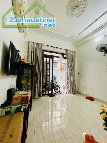 Bán nhà phường 15 Tân Bình, diện tích 4x13m nhỉnh 4 tỷ