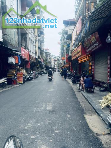 Siêu kinh doanh mặt phố Hà Trung, oto tránh, vỉa hè, sổ đẹp nở hậu, 1 mặt ngõ sau thoáng.