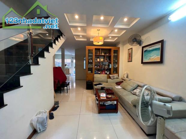 Biệt thự Kiều Đàm, 793/33/6 Quận 7 + 225m2, ngang 9 x 25m chủ gấp bán, giá rẻ - 3