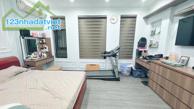 NHÀ SIÊU ĐẸP - FULL NỘI THẤT - SÁT MẶT PHỐ, 5M RA OTO TRÁNH - ĐI BỘ RA HỒ TÂY - 3