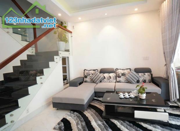 CẦN BÁN NHÀ ĐANG CHO THUÊ LÀM HOMESTAY Mặt tiền đường nhựa Cổ Loa, Phường 2, Đà Lạt - 1