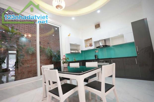 CẦN BÁN NHÀ ĐANG CHO THUÊ LÀM HOMESTAY Mặt tiền đường nhựa Cổ Loa, Phường 2, Đà Lạt - 2