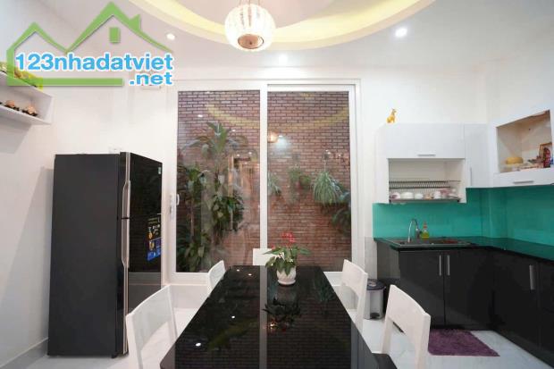 CẦN BÁN NHÀ ĐANG CHO THUÊ LÀM HOMESTAY Mặt tiền đường nhựa Cổ Loa, Phường 2, Đà Lạt - 3