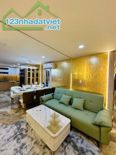 NHÀ ĐẸP 3 TẦNG 48M2 - KẾ BÊN KHU BÀU CÁT - HẺM THẲNG, CÁCH MẶT TIỀN VÀI BƯỚC CHÂN - KHU D