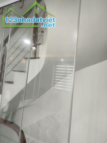 Bán gấp giá rẻ thang máy Đê Trần Khát Chân 34m, 6 tầng, mặt tiền 3.4m, 9 tỷ Hai Bà Trưng. - 1